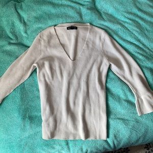 Banana Republic white v neck sweater